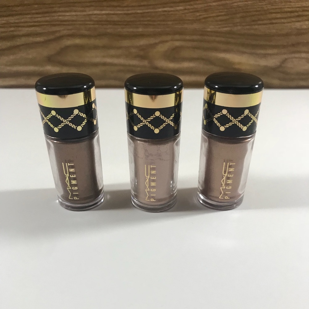 MAC nutcracker Pigments